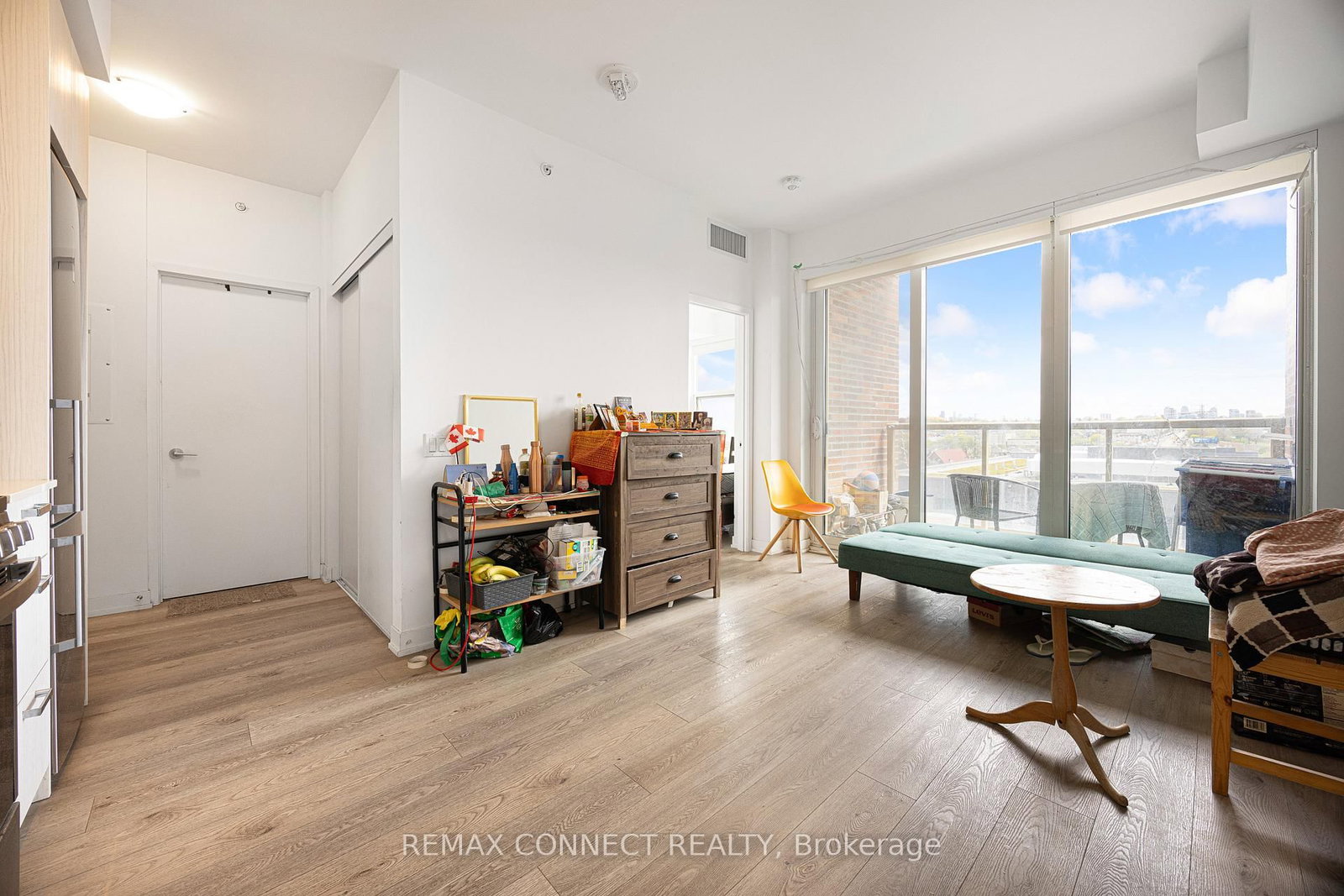 1787 St Clair Avenue W, Unit 818 - Photo 3