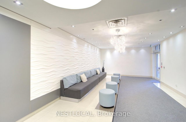 202 - 3865 Lake Shore Road W