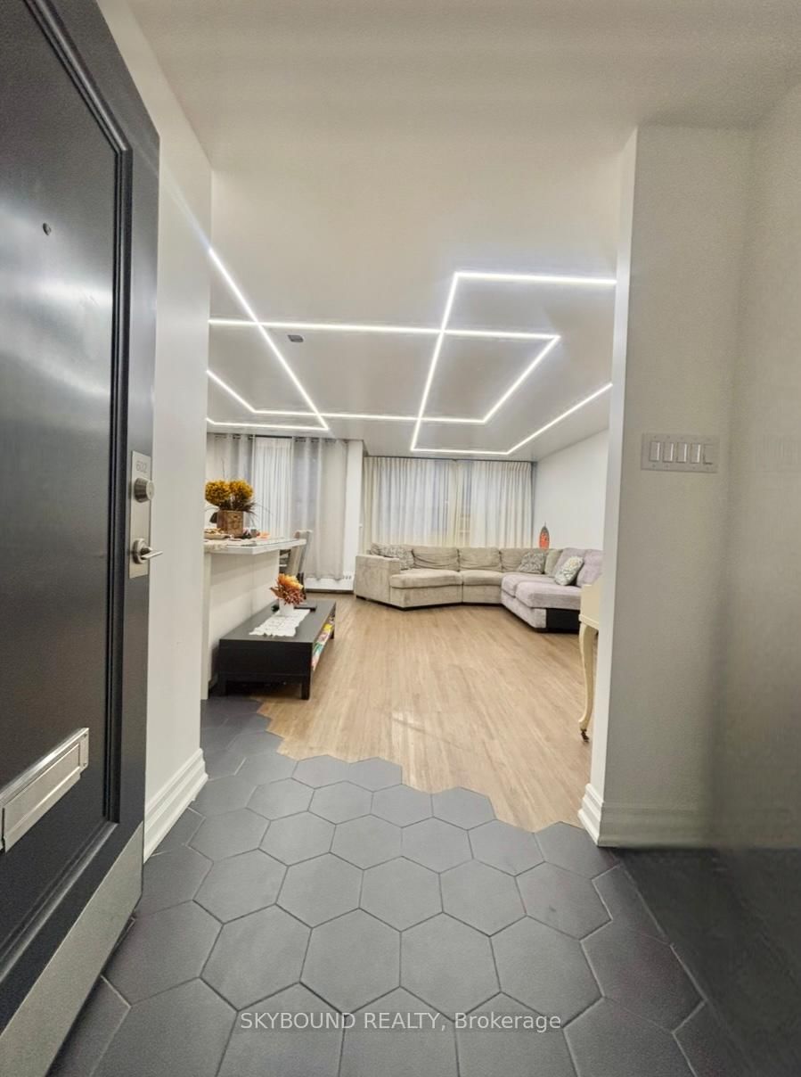 451 The West Mall