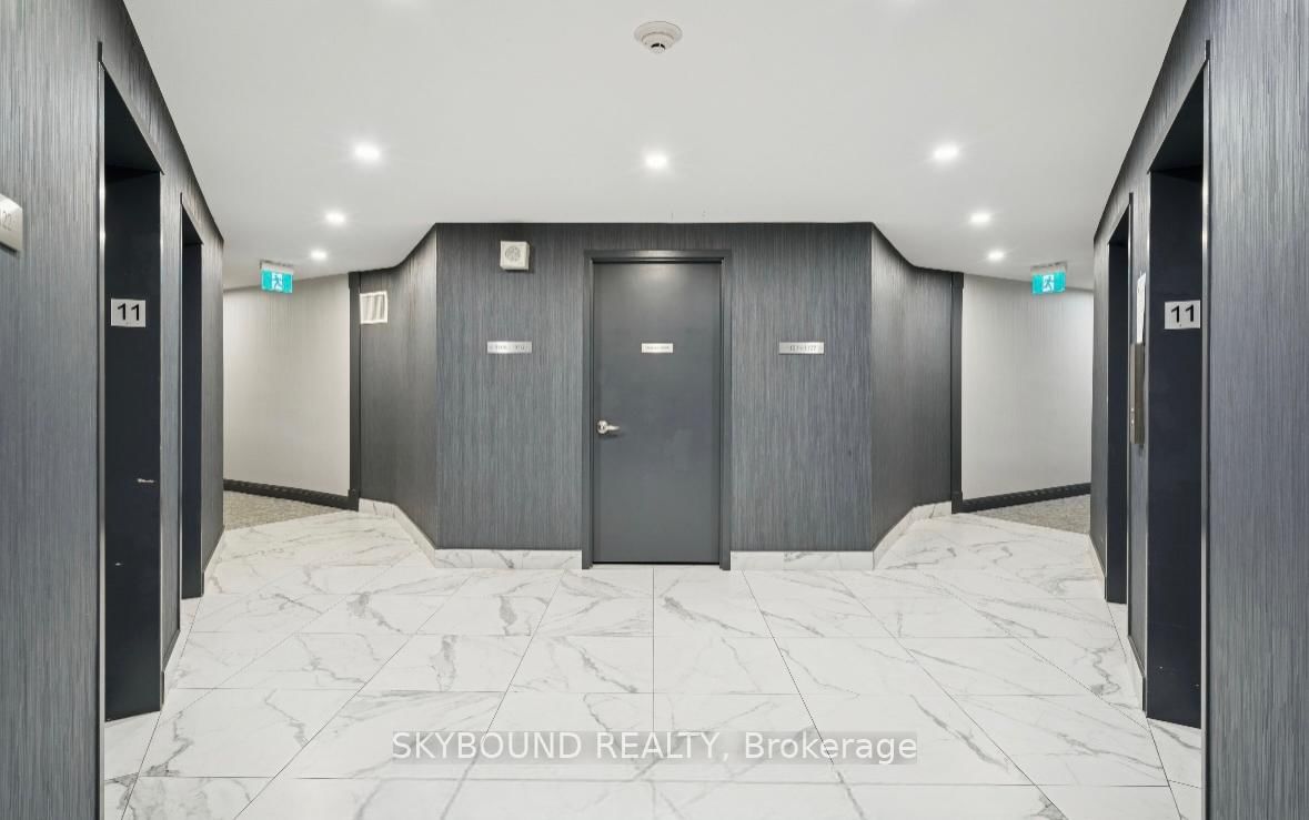 451 The West Mall - Photo 15
