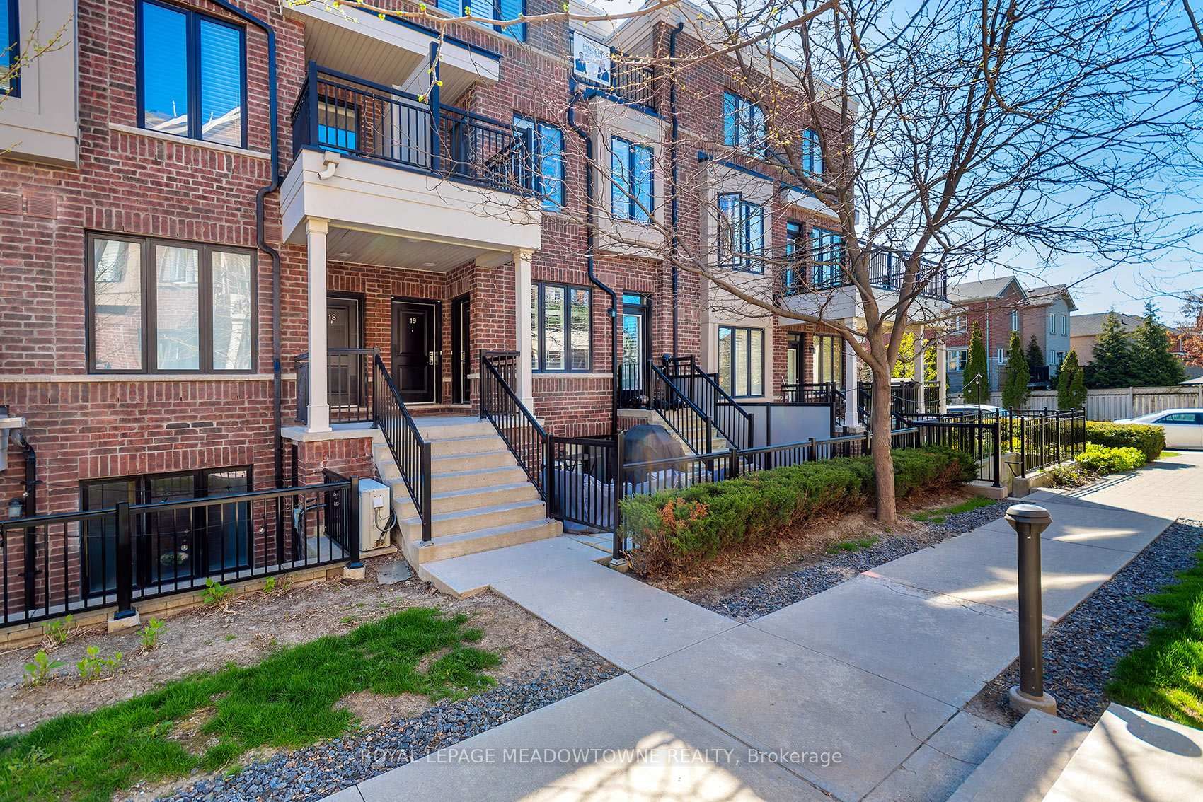 10 Carnation Avenue, Unit 19
