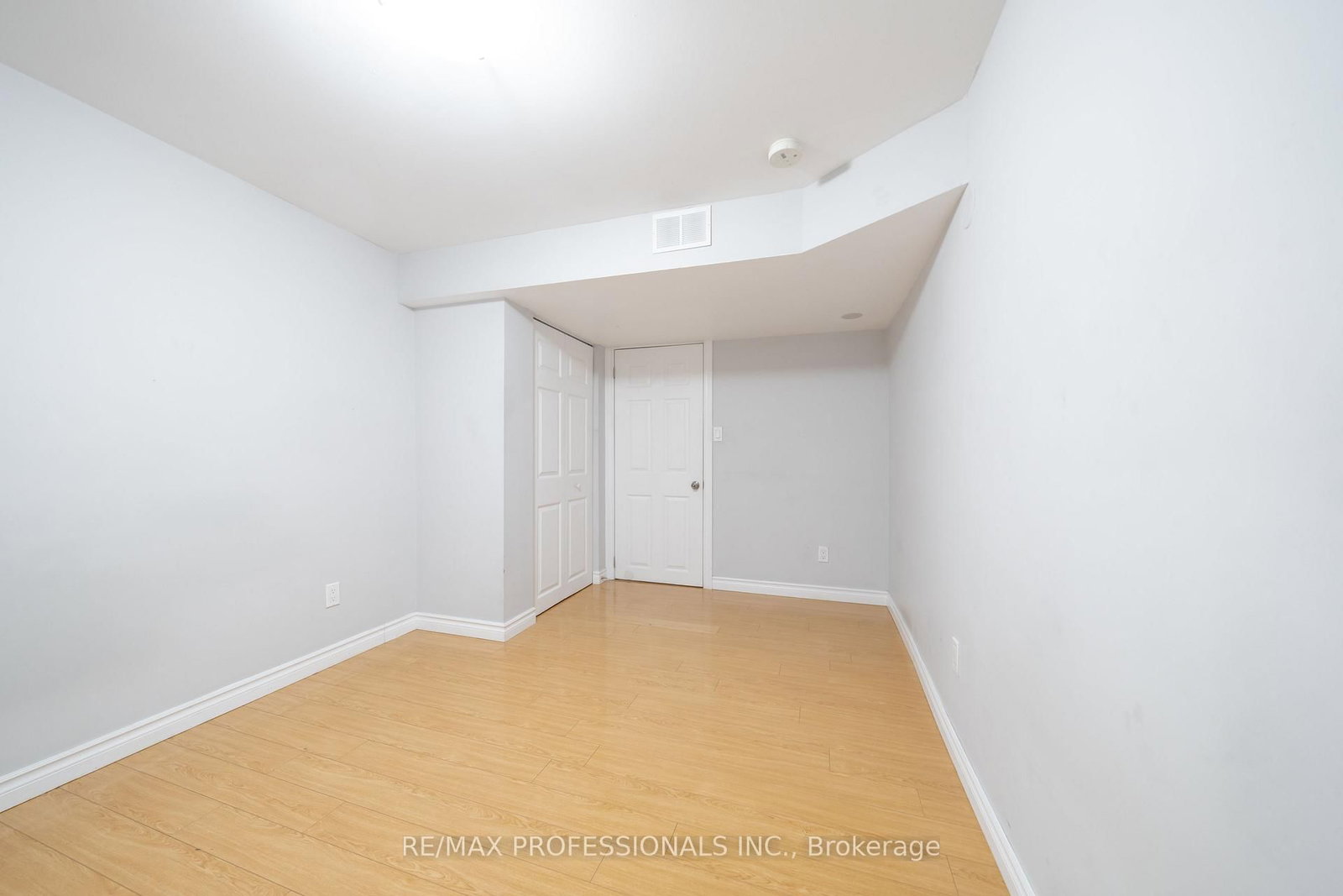 35A Bowie Avenue, Unit Bsmt - Photo 11