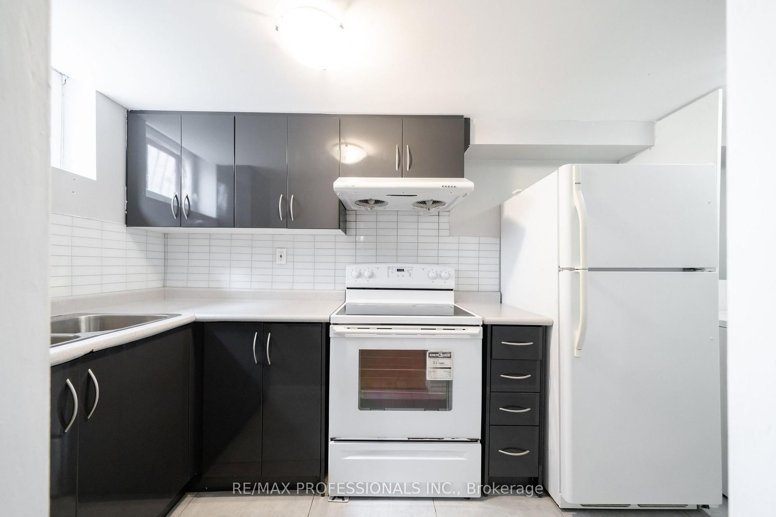 35A Bowie Avenue, Unit Bsmt - Photo 13