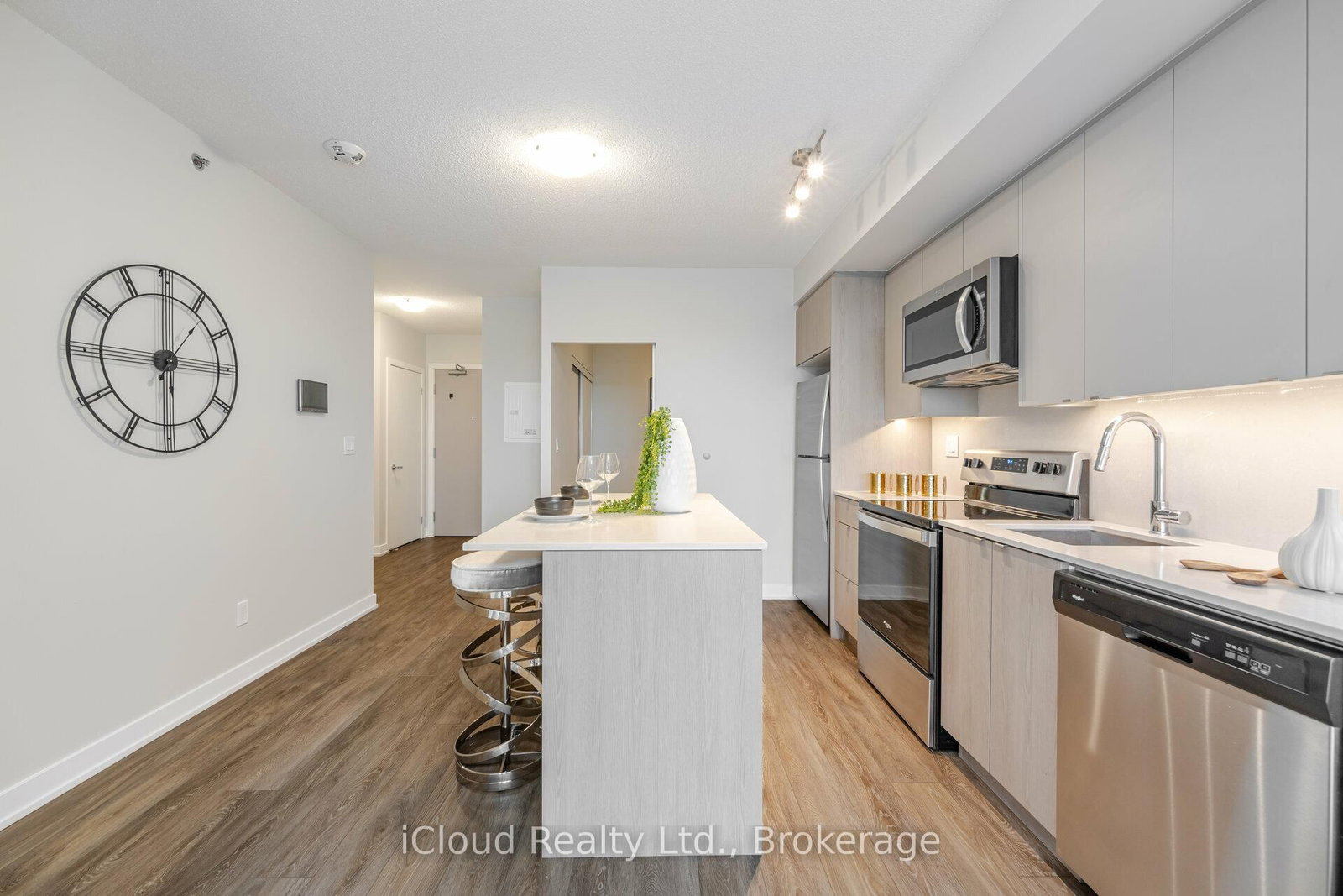 3200 Dakota Common, Unit B509 - Photo 8