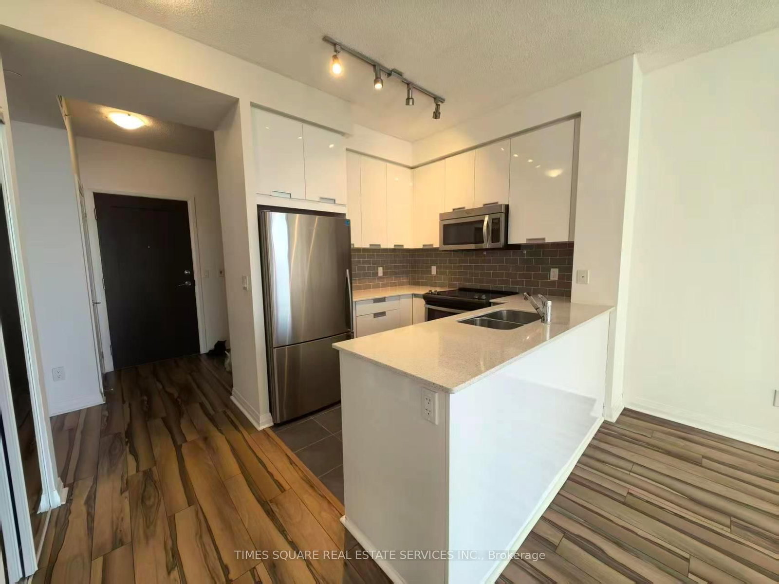 75 Eglinton Avenue W, Unit 1908