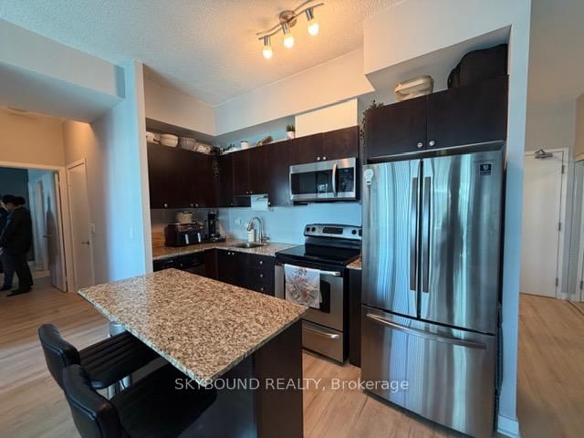 155 Legion Road N, Unit 2208