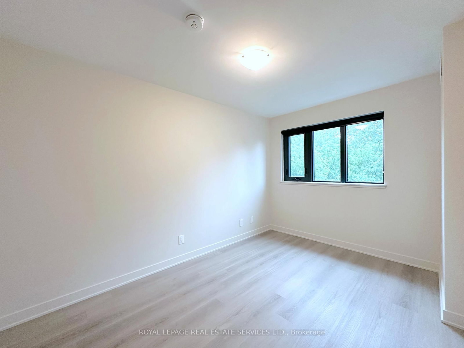3385 Dundas Street W, Unit 301 - Photo 10