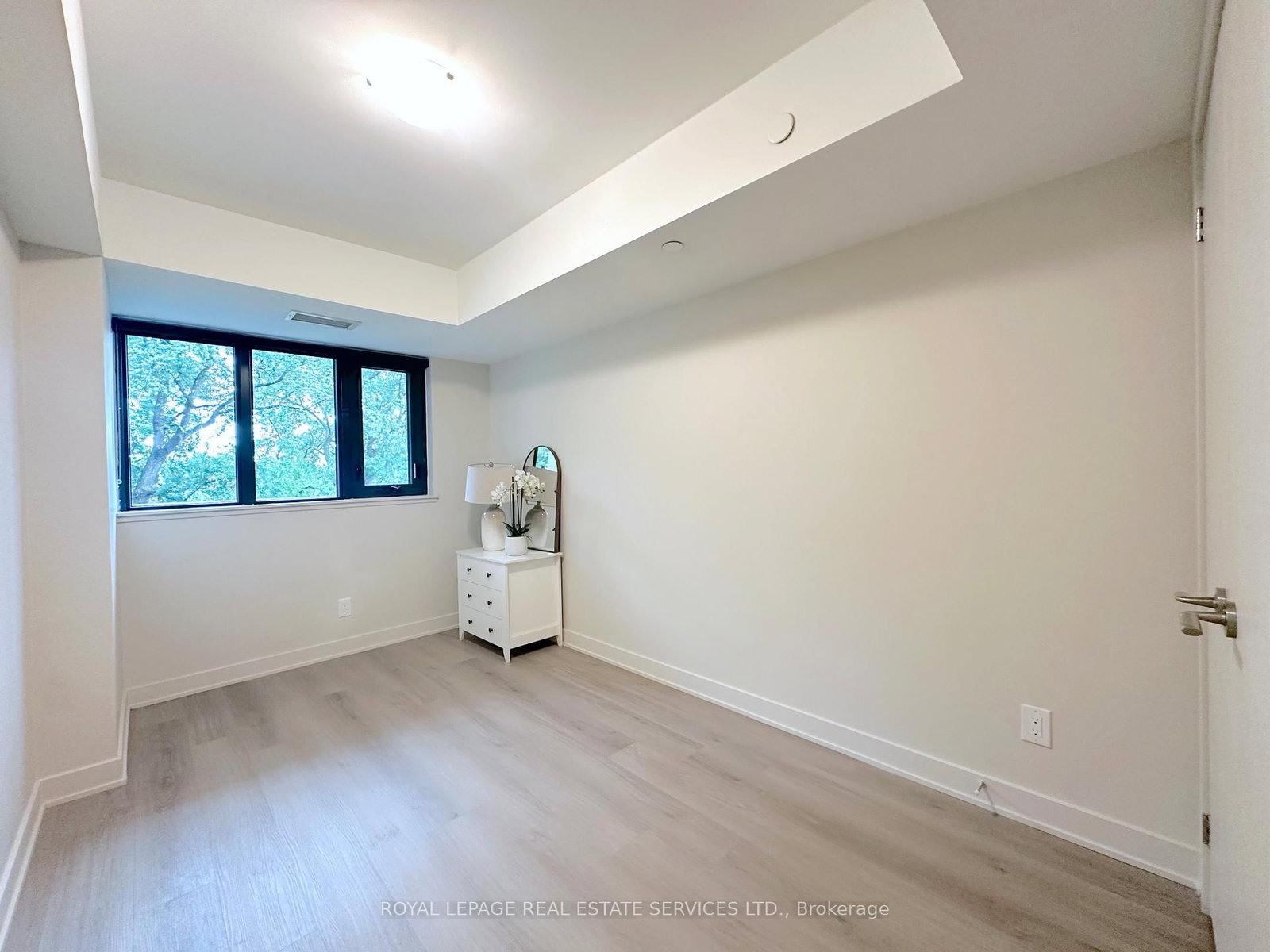 3385 Dundas Street W, Unit 301 - Photo 8