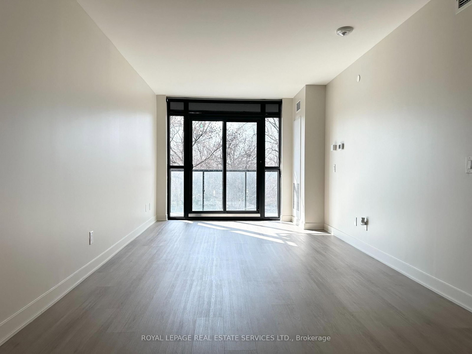 3385 Dundas Street W, Unit 323 - Photo 4