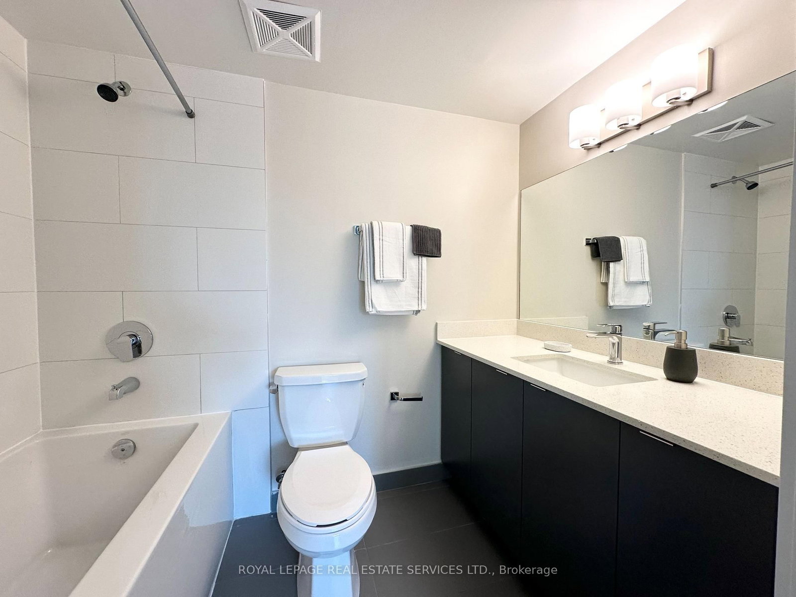 3385 Dundas Street W, Unit 323 - Photo 8