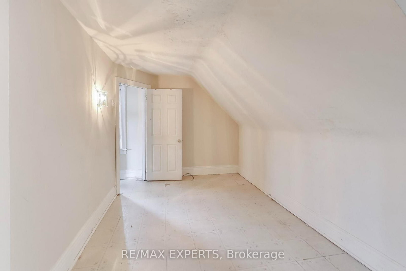 1895 Davenport Road, Toronto, ON, photo 5