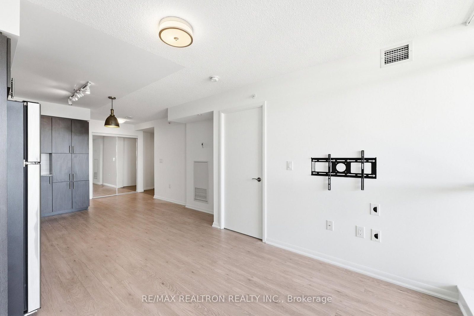 830 Lawrence Avenue W, Unit 446 - Photo 23