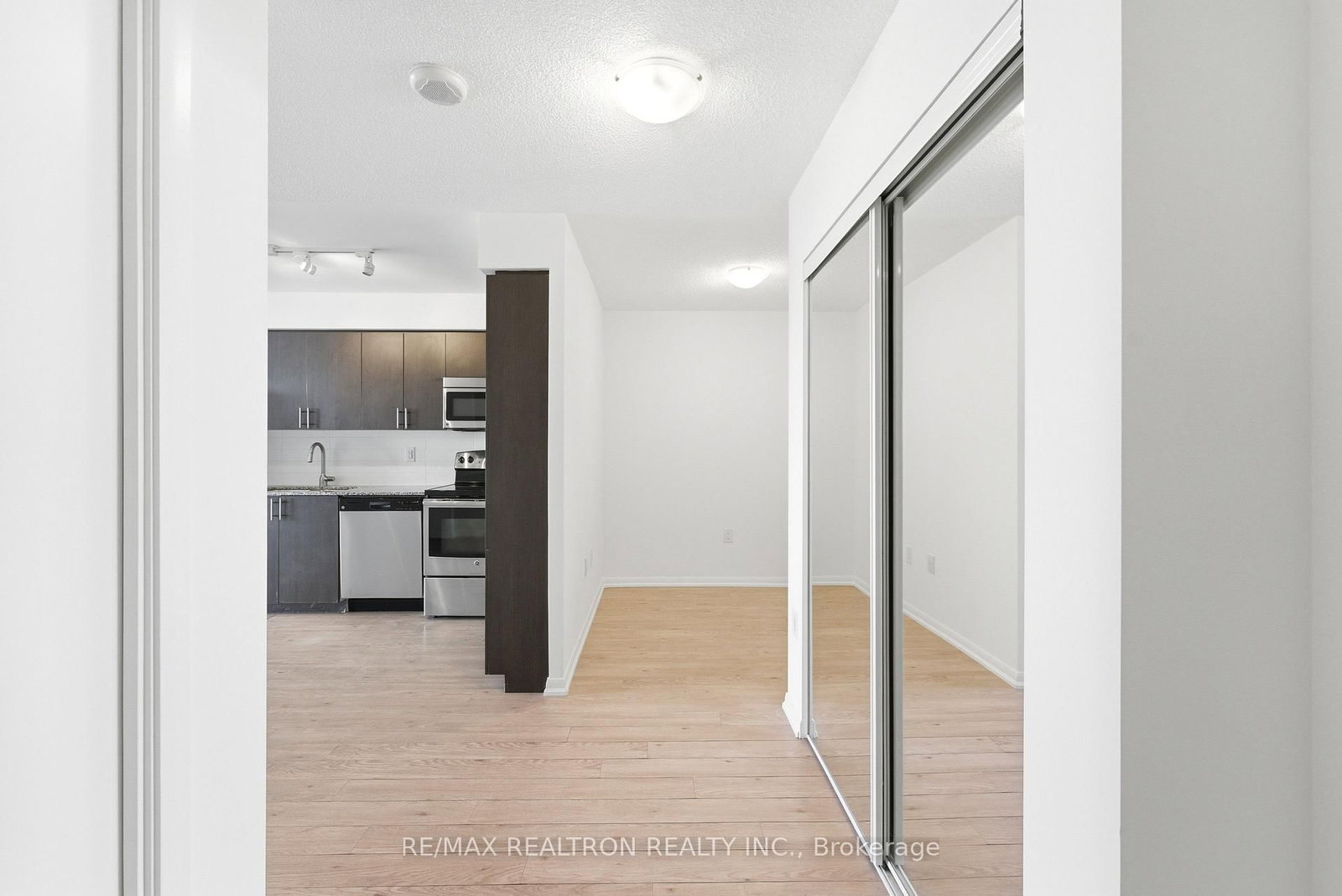 830 Lawrence Avenue W, Unit 446 - Photo 7