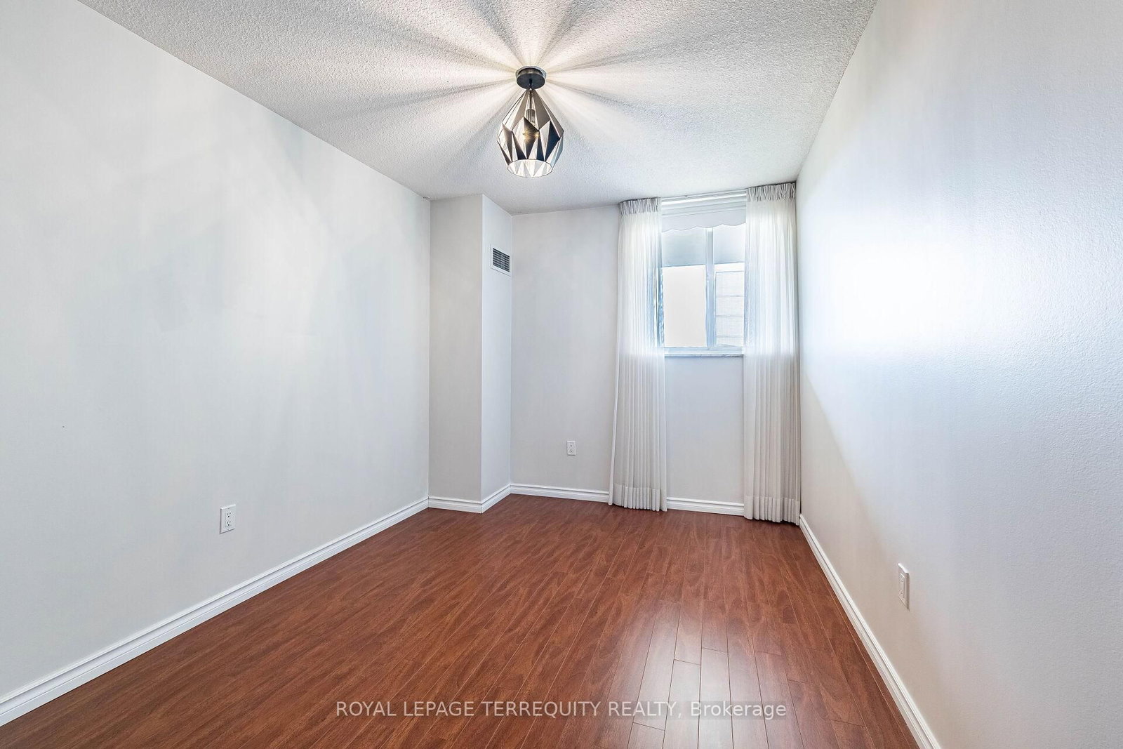 820 Burnhamthorpe Road, Unit 1902 - Photo 24