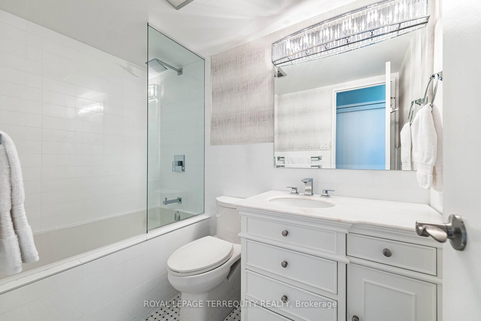 820 Burnhamthorpe Road, Unit 1902 - Photo 27