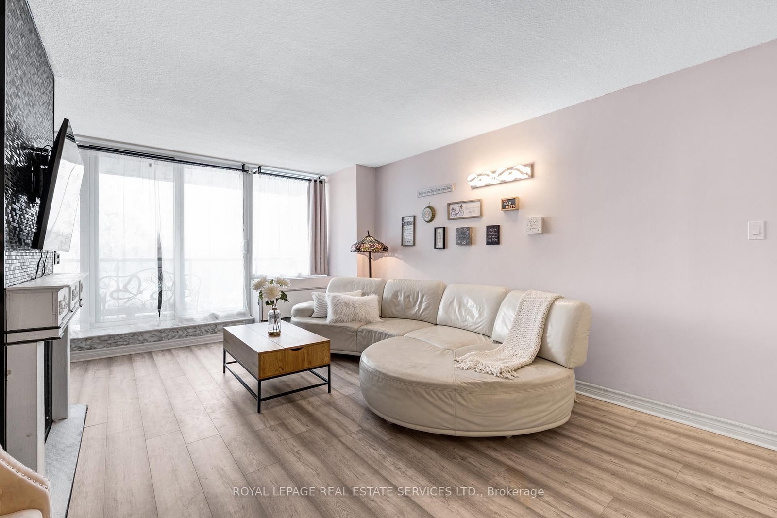 20 Speers Road, Unit 605 - Photo 14