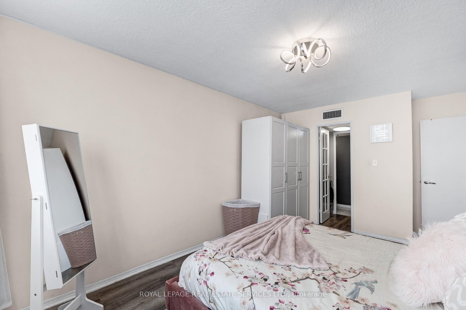 20 Speers Road, Unit 605 - Photo 21