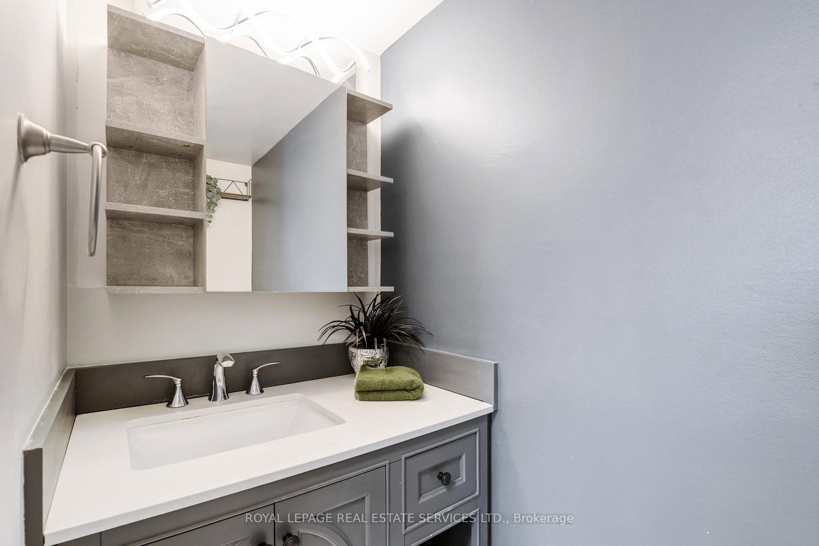 20 Speers Road, Unit 605 - Photo 22
