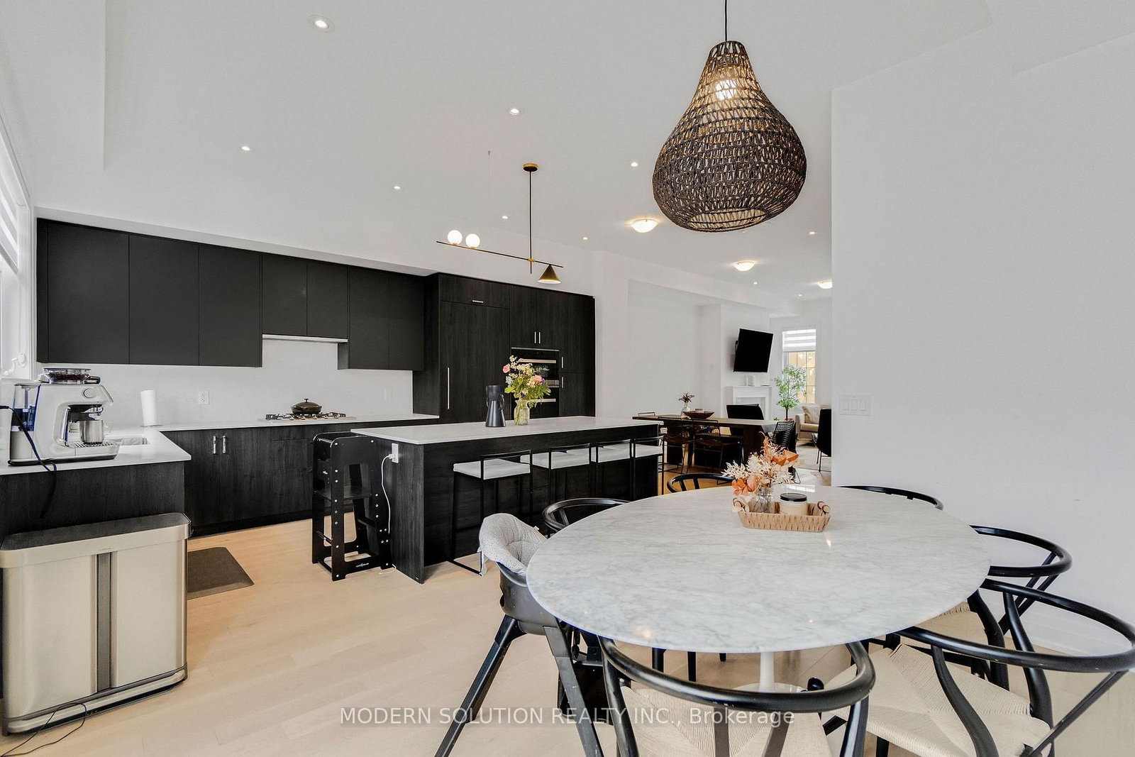 1659 Vellore Crescent - Photo 17