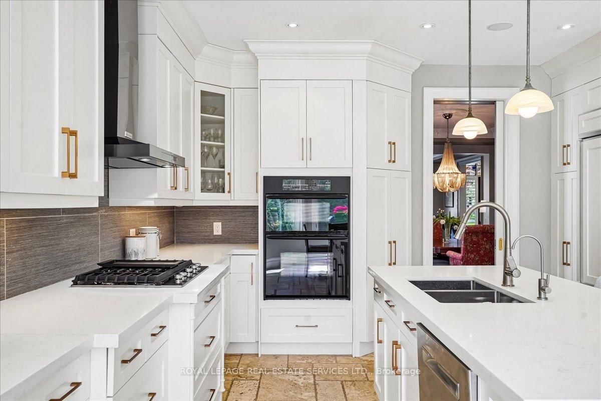 1726 The Pines • Mississauga, ON photo 5