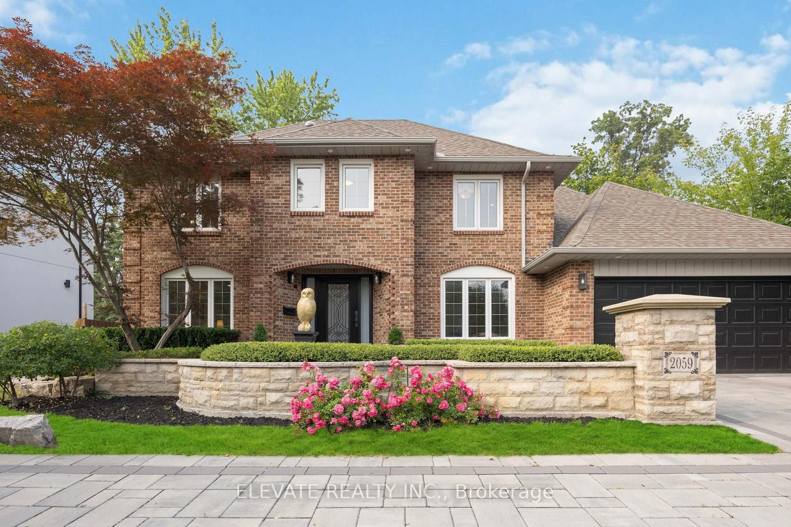 Detached House for sale at 2059 Shawanaga Trail, Mississauga, Ontario, L5H 3Z3 - Sheridan - MLS: W13121268