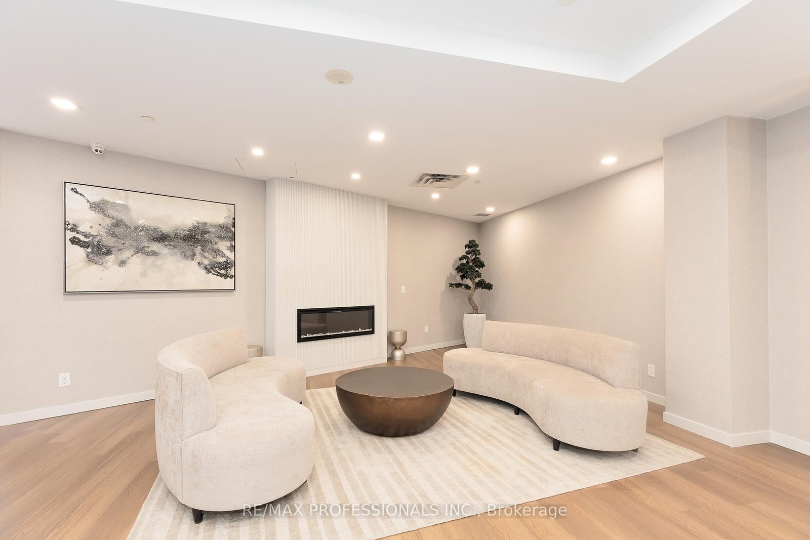 1 Michael Power Place • #101 • Toronto, ON photo 34
