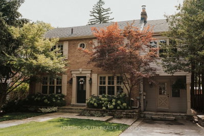 5-bed Detached House · 298 Douglas Ave