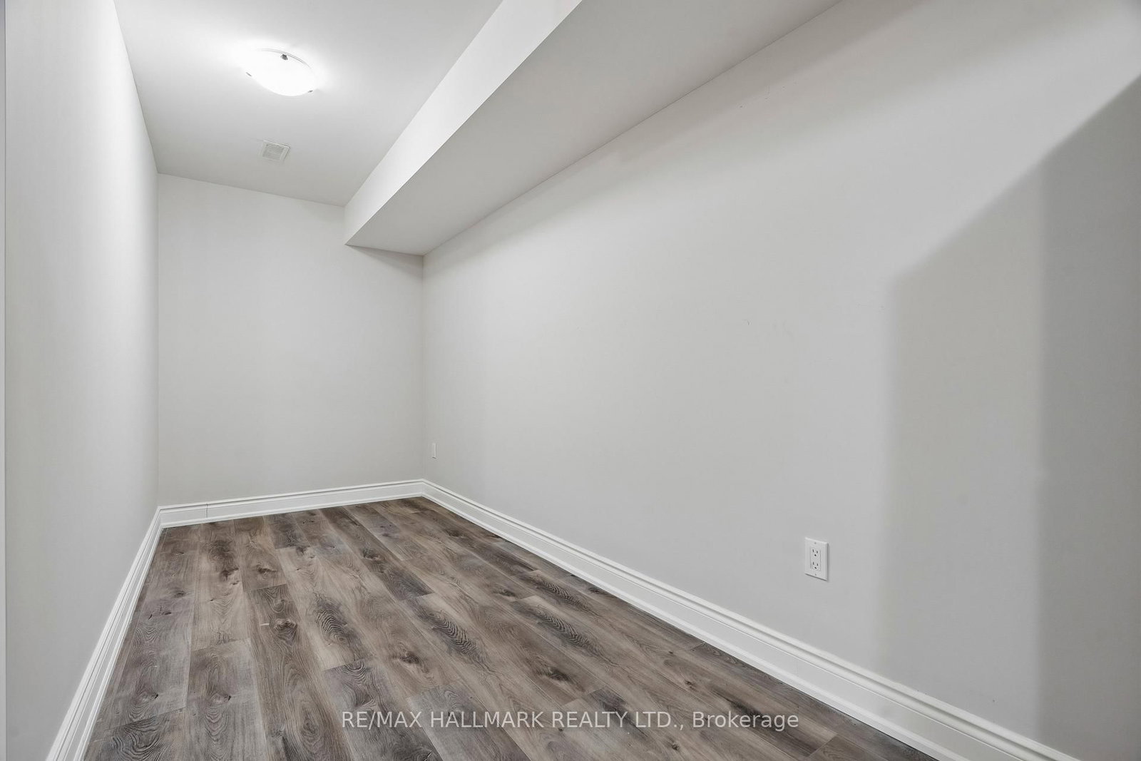 797 Oxford Street, Unit Basement - Photo 8