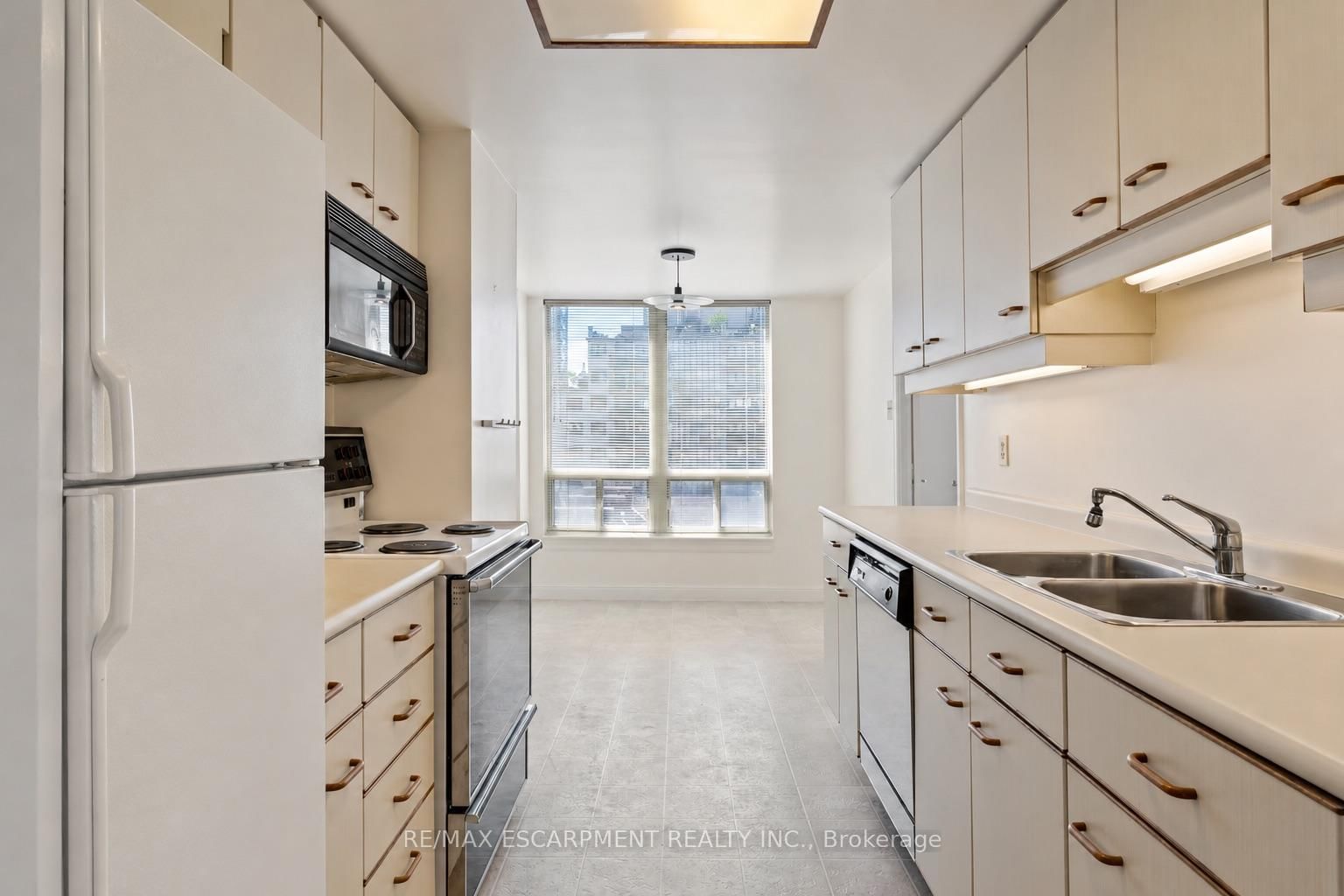 430 Pearl Street, Unit 410 - Photo 15