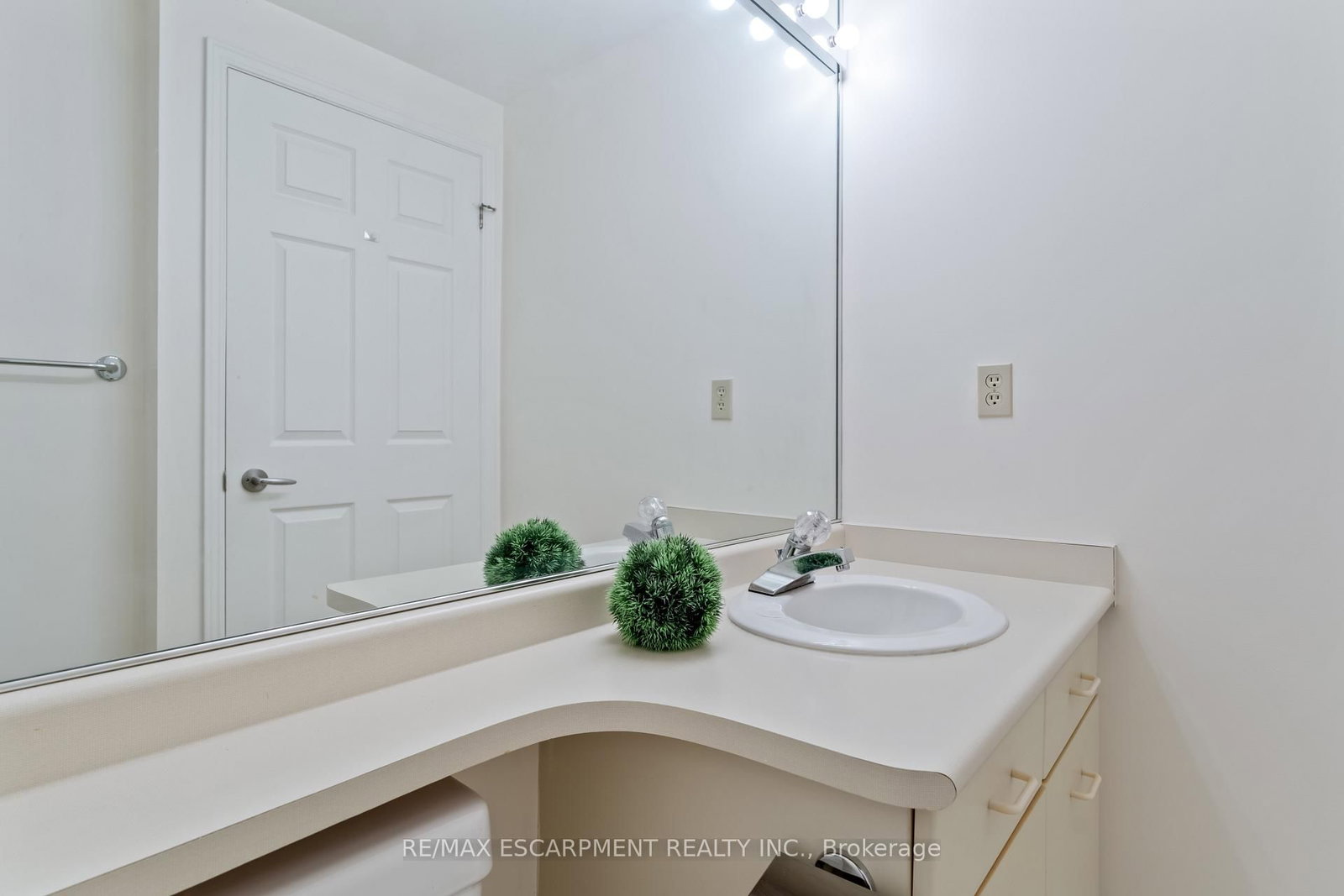 430 Pearl Street, Unit 410 - Photo 18