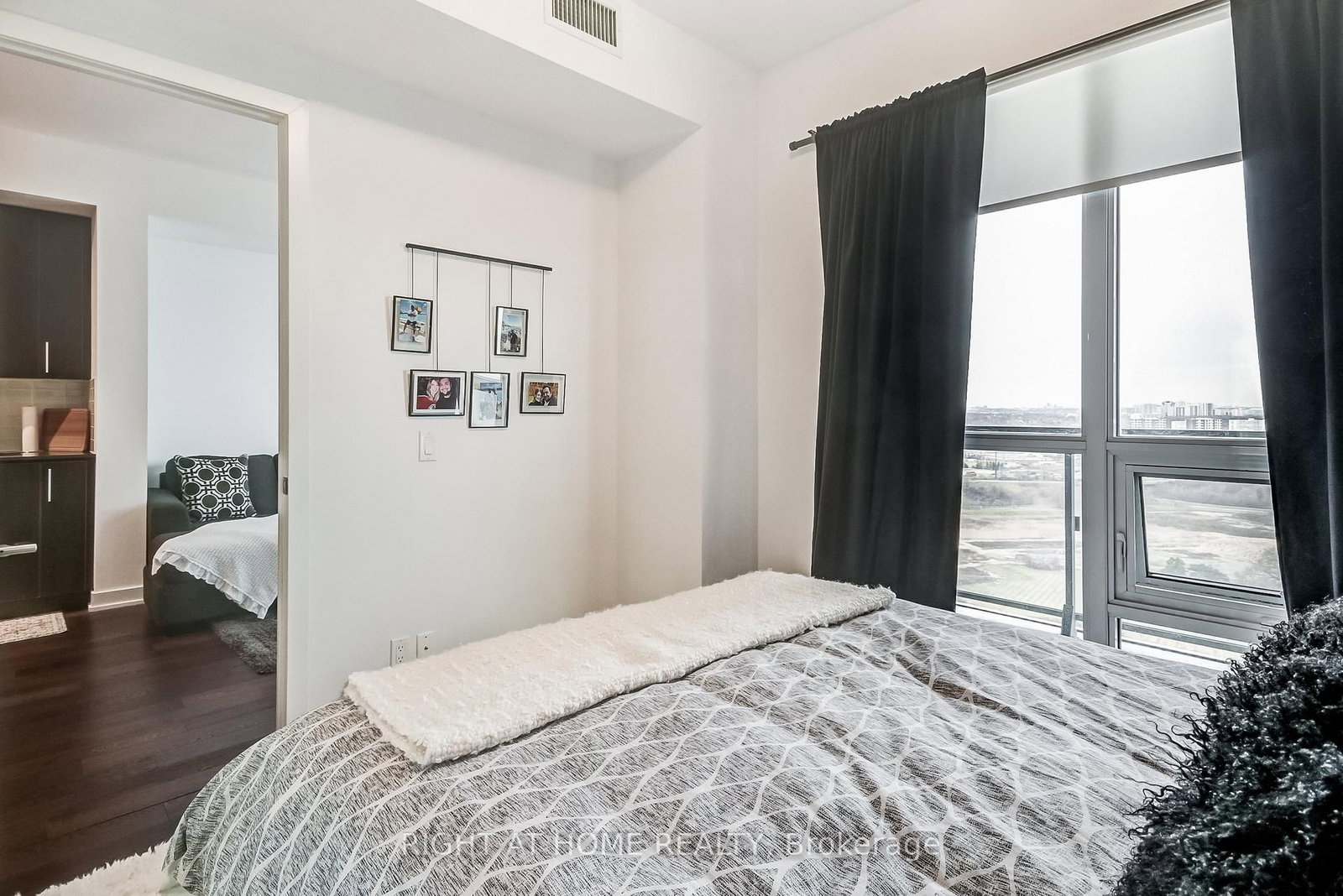 2212 Lake Shore Boulevard W, Unit 2710 - Photo 16