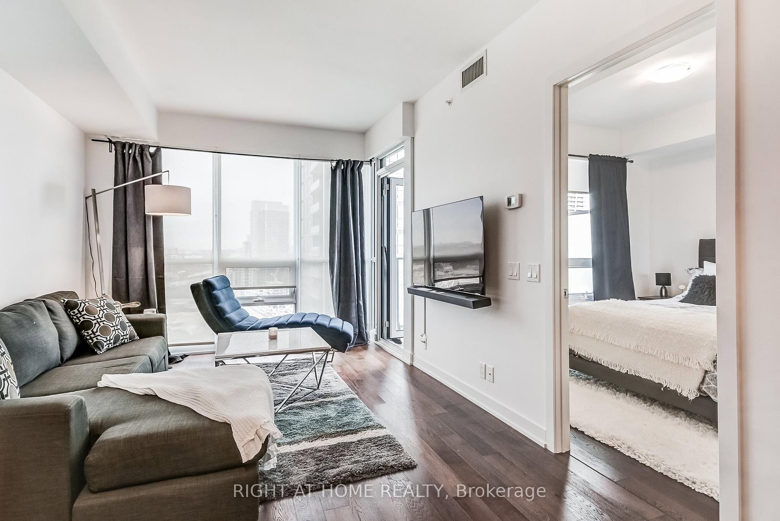 2212 Lake Shore Boulevard W, Unit 2710 - Photo 2