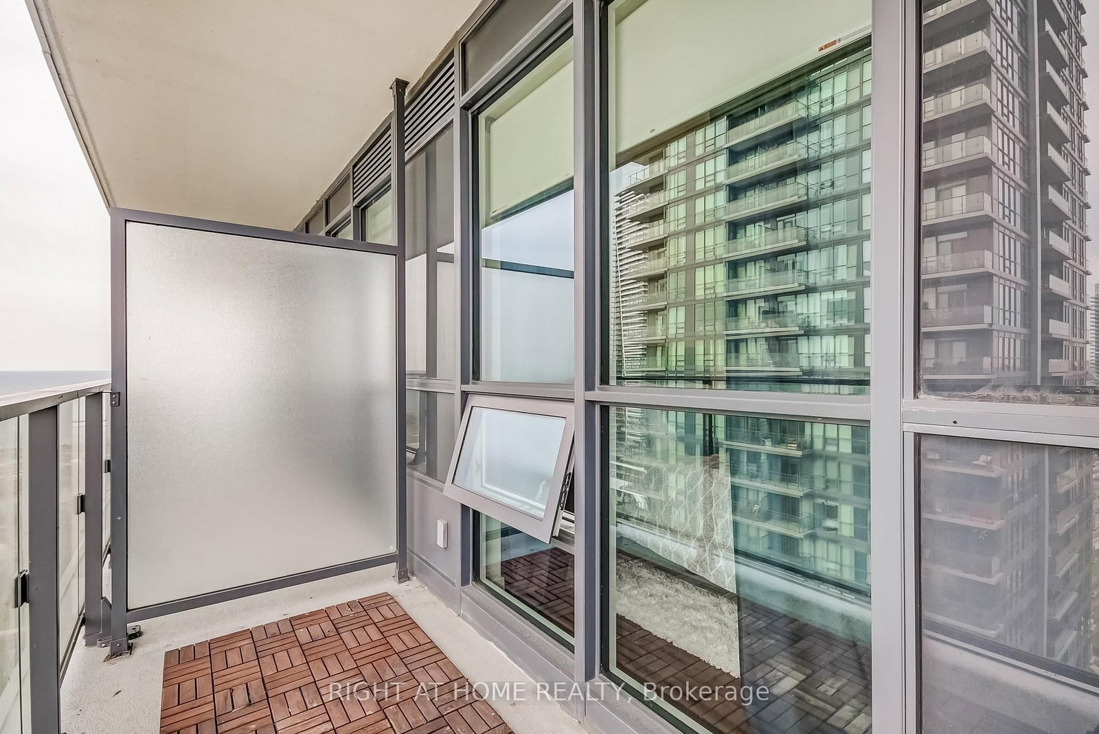 2212 Lake Shore Boulevard W, Unit 2710 - Photo 20
