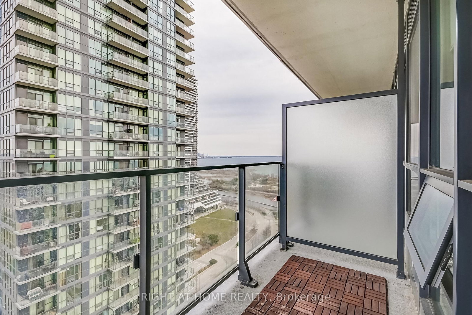 2212 Lake Shore Boulevard W, Unit 2710 - Photo 21