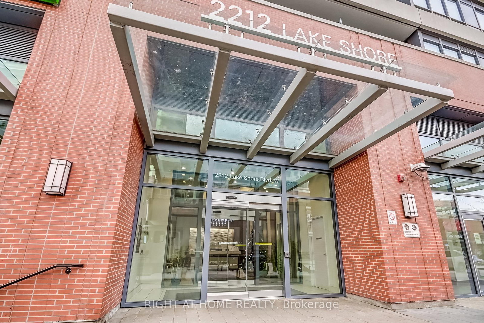 2212 Lake Shore Boulevard W, Unit 2710 - Photo 24