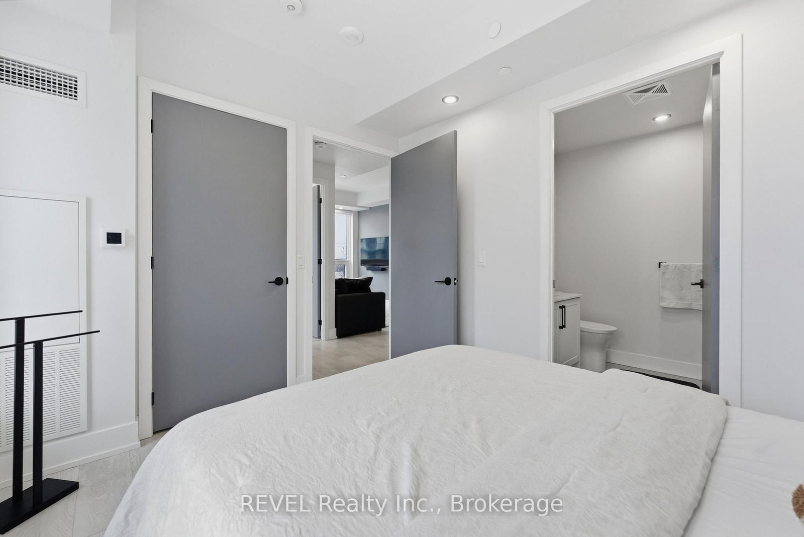 2450 Old Bronte Road, Unit 405 - Photo 14