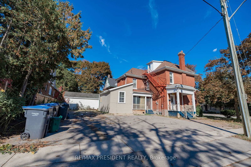 2 David St, Brampton, Ontario