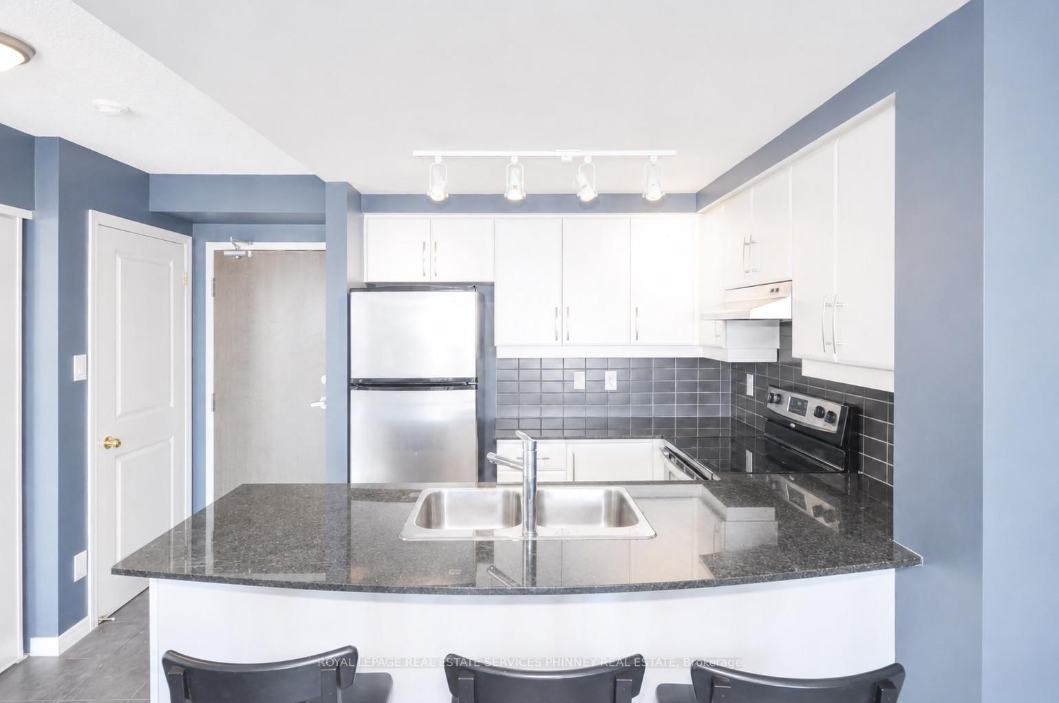 9 George Street N, Unit 2112 - Photo 10