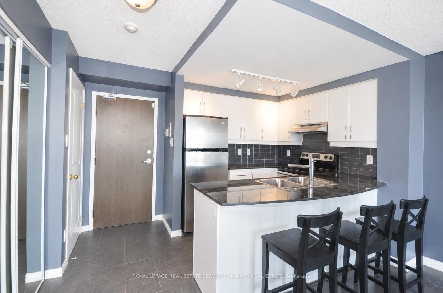 9 George Street N, Unit 2112 - Photo 11