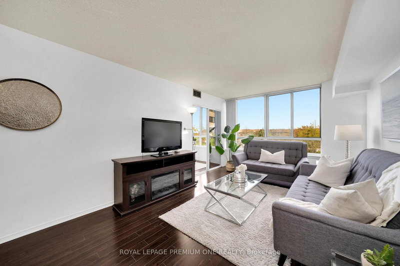 1001 Cedarglen Gate #310, Mississauga, Ontario