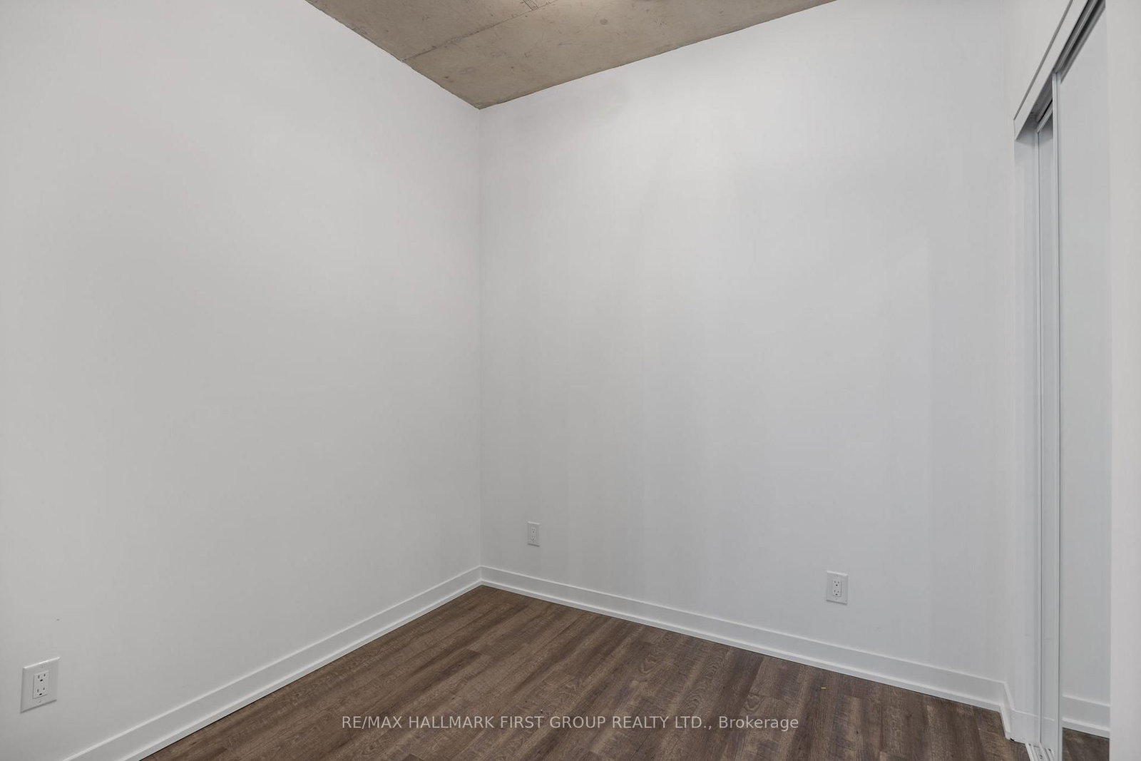 1808 St Clair Avenue W, Unit 408 - Photo 18