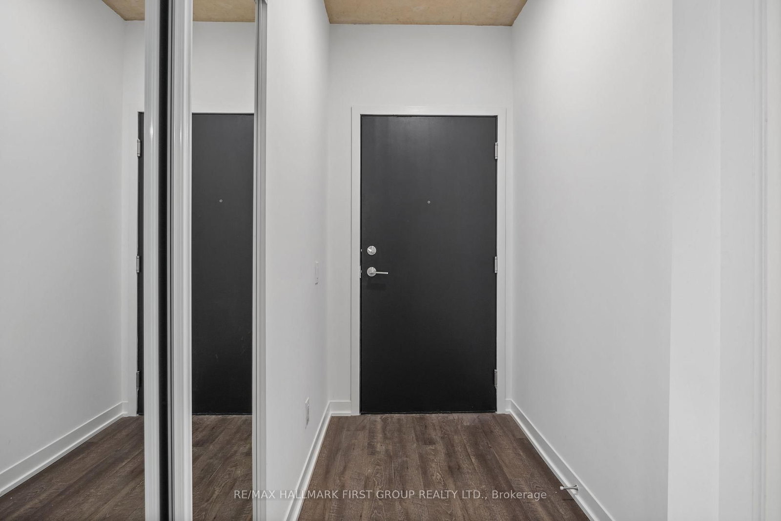 1808 St Clair Avenue W, Unit 408 - Photo 3