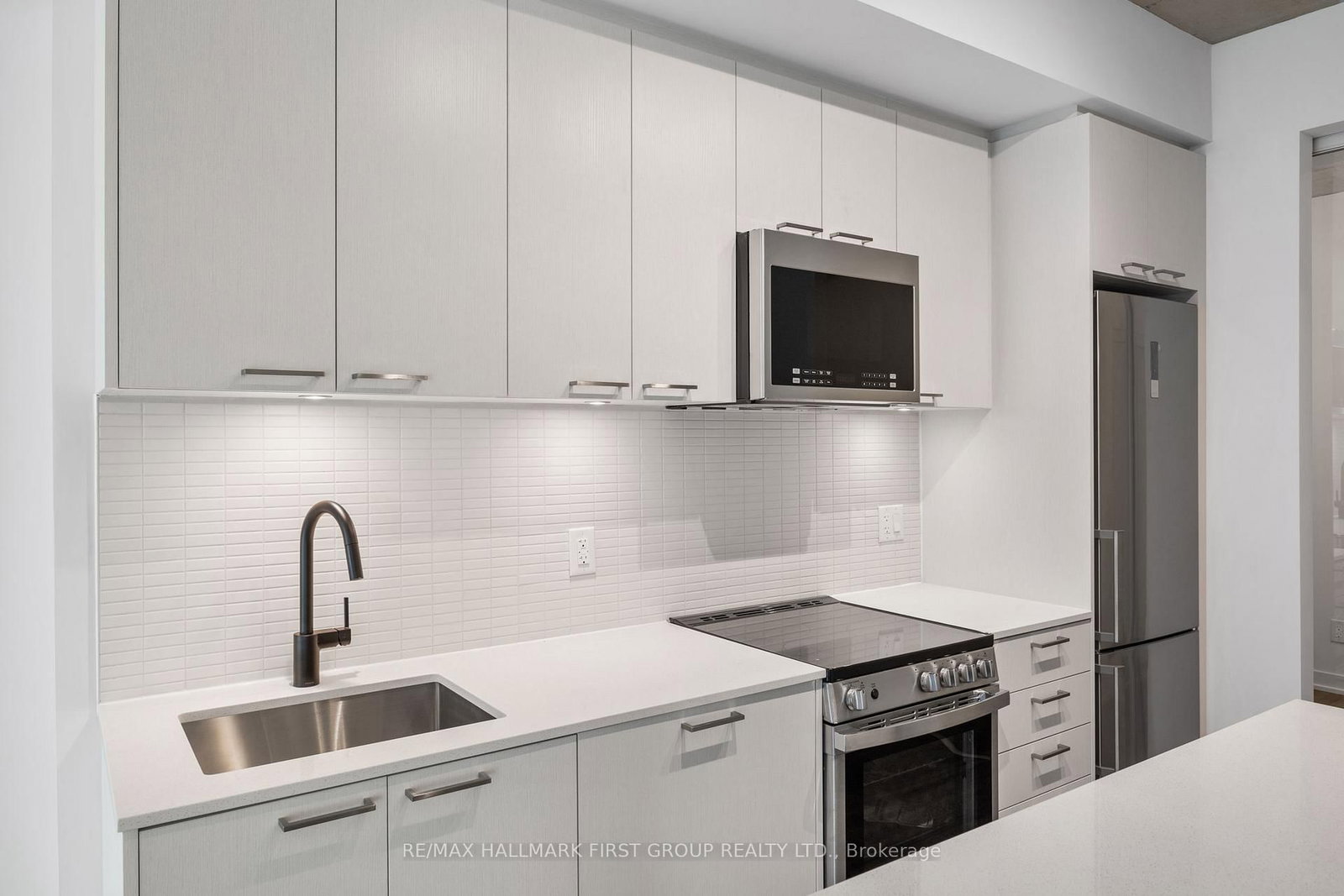 1808 St Clair Avenue W, Unit 408 - Photo 9