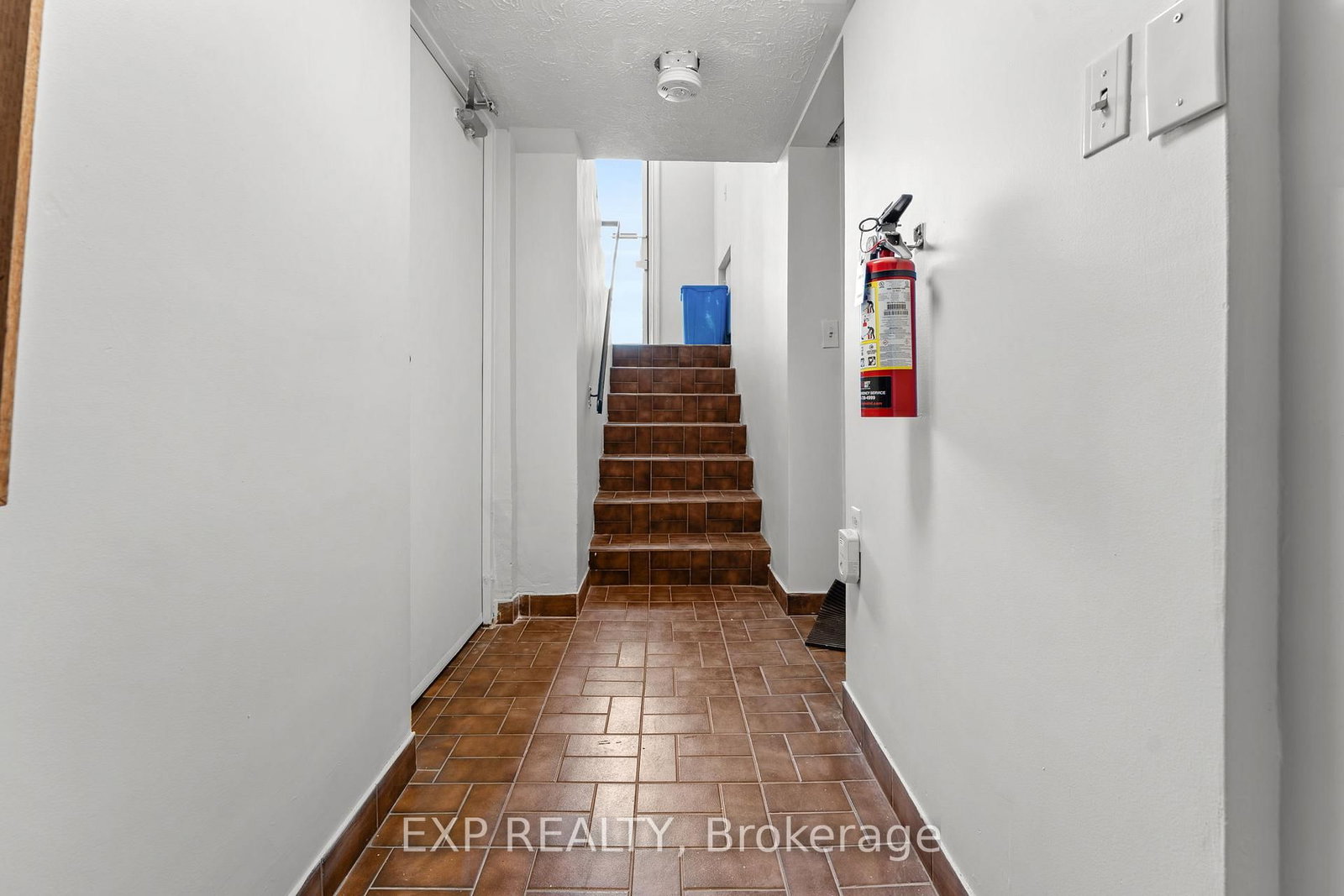 354 Annette Street - Photo 13