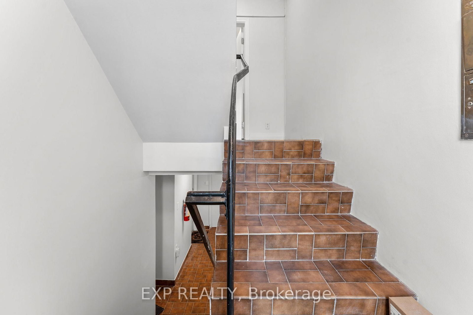 354 Annette Street - Photo 19