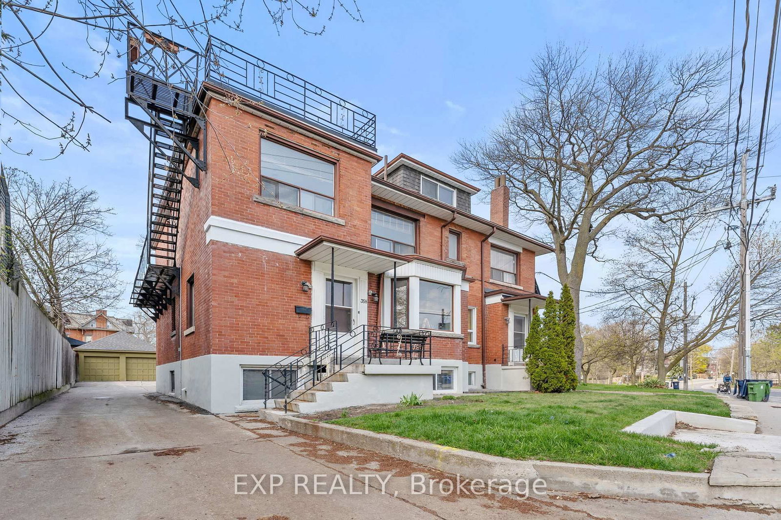 354 Annette Street - Photo 3