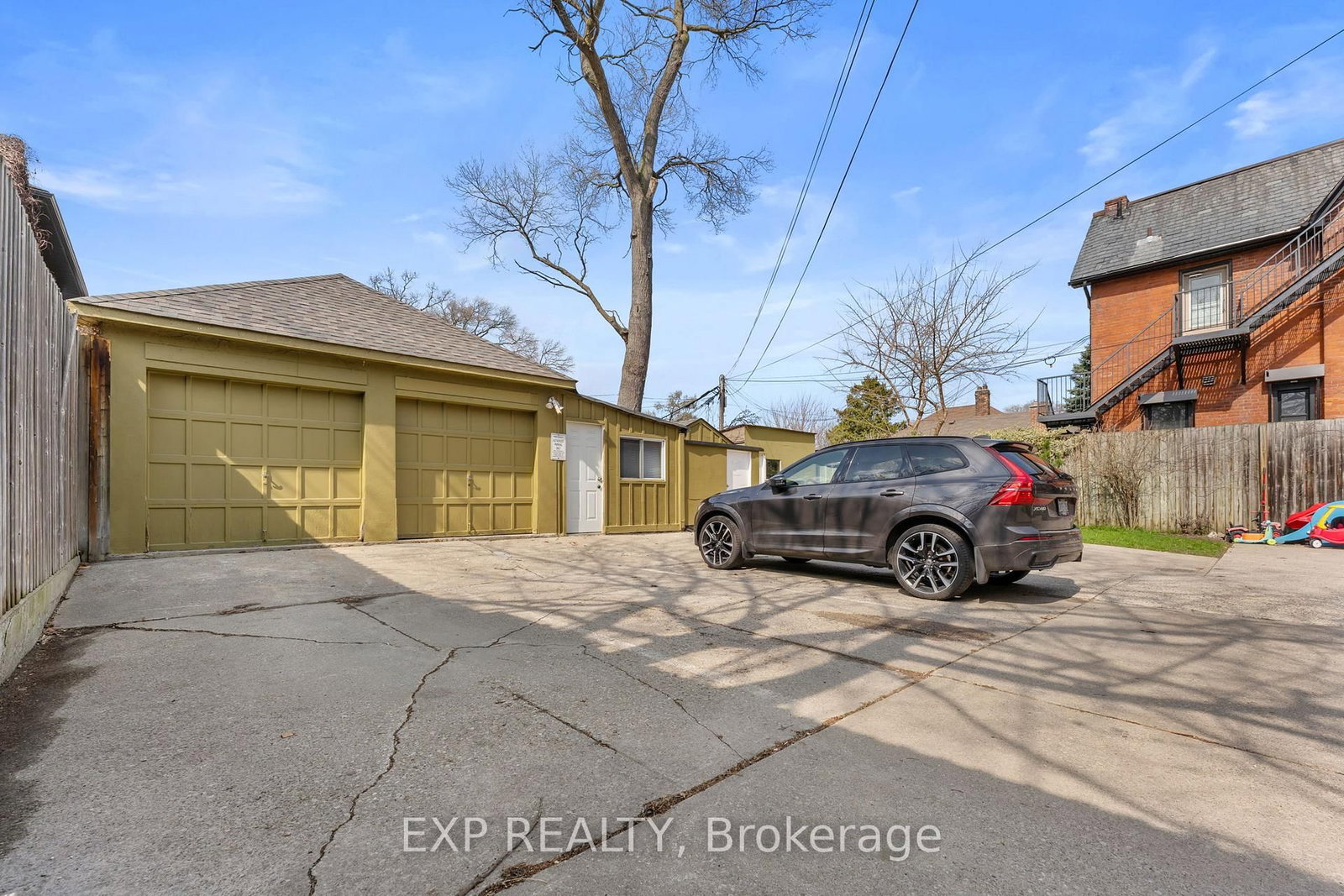 354 Annette Street - Photo 8