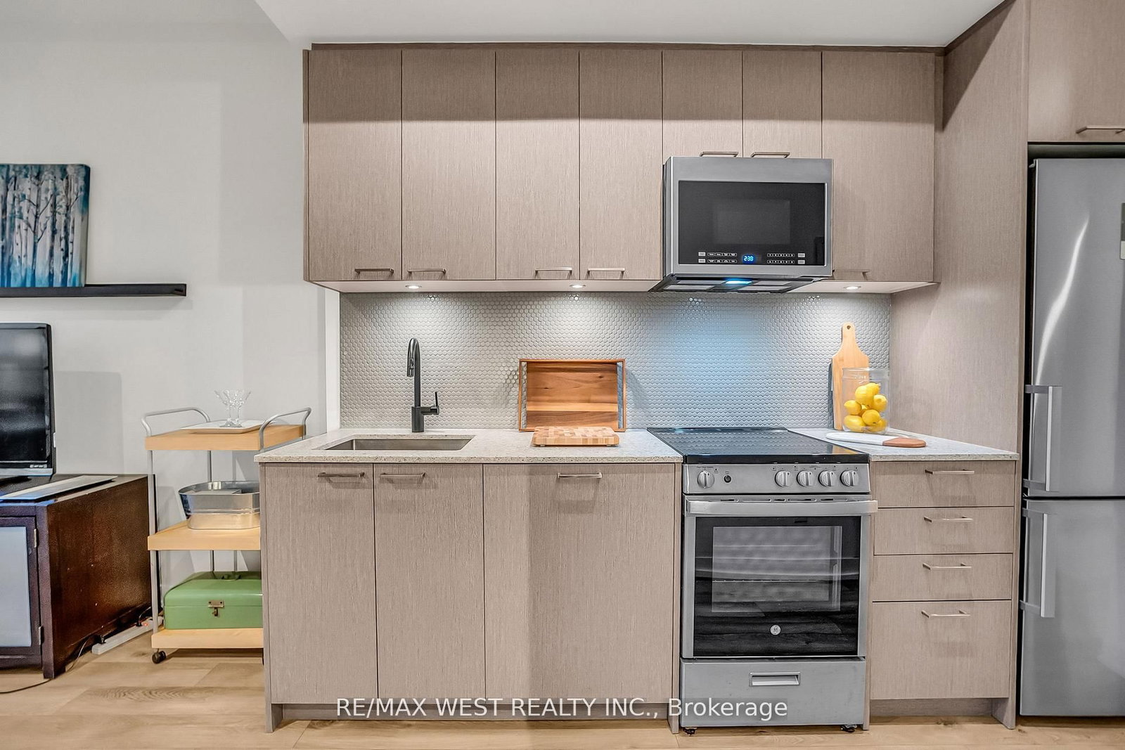 1808 St. Clair Avenue W, Unit 617 - Photo 11