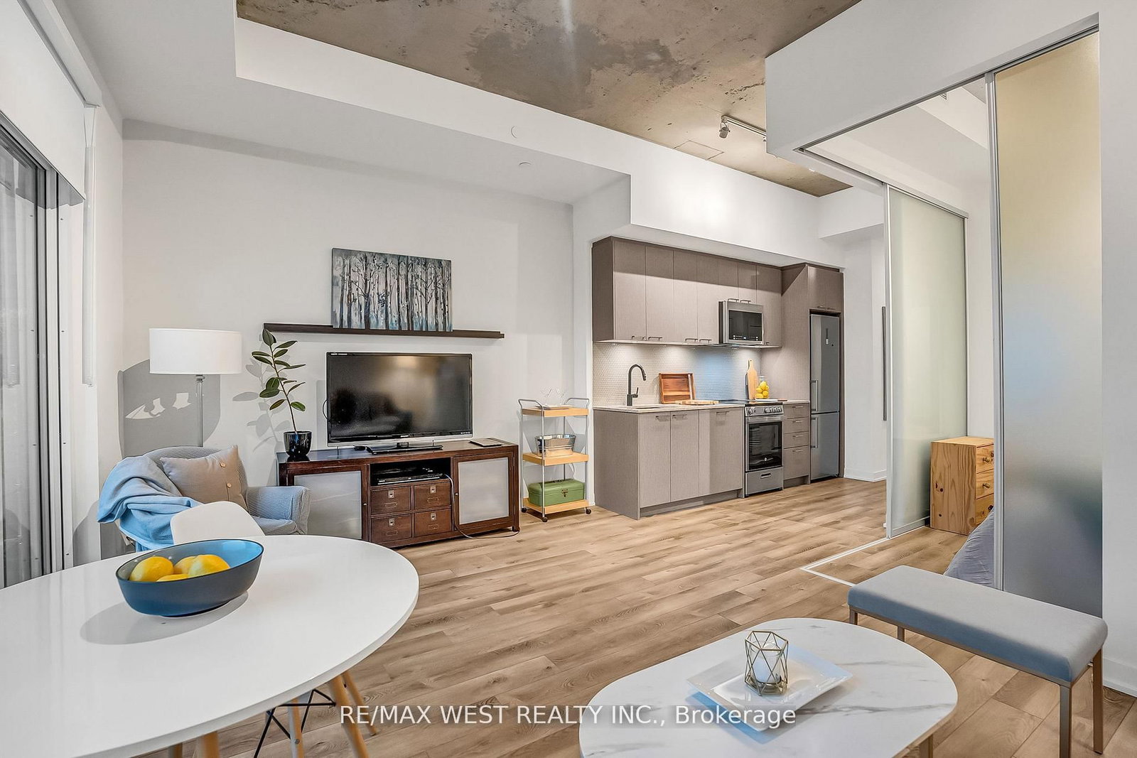 1808 St. Clair Avenue W, Unit 617 - Photo 13
