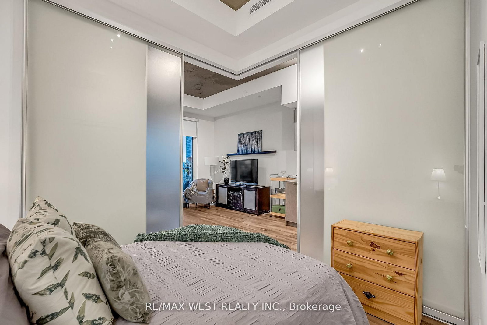 1808 St. Clair Avenue W, Unit 617 - Photo 17